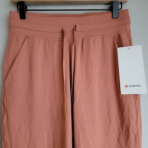 Lululemon Ready to Rulu Jogger in Desert Sun size 6 NWT - Picture 6 of 9